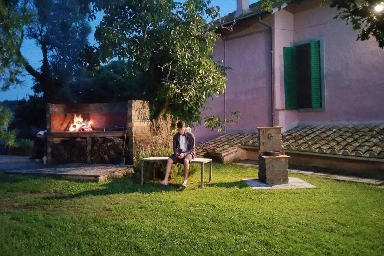 Piccolo Casale A "Le Moline" In Una Vera Fattoria Vetralla Exterior foto